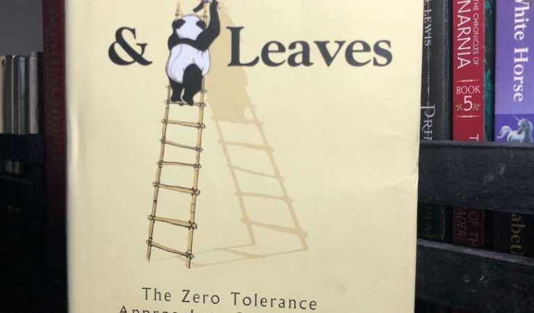 Book Eats, Shoots & Leaves : The Zero Tolerance Approach to Punctuation By Lynne Truss