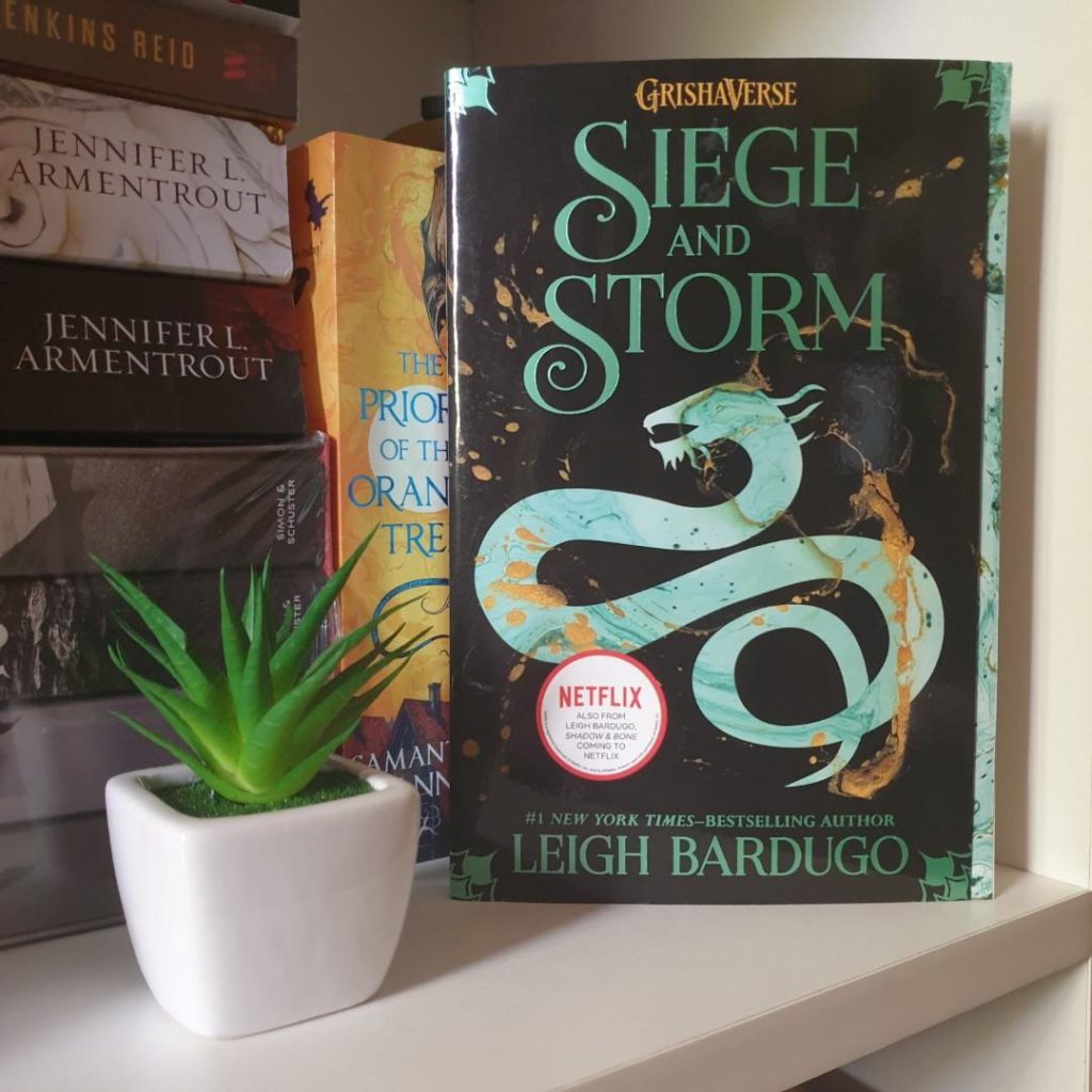 Siege and Storm (The Shadow and Bone Trilogy, 2) By Leigh Bardugo Book ...