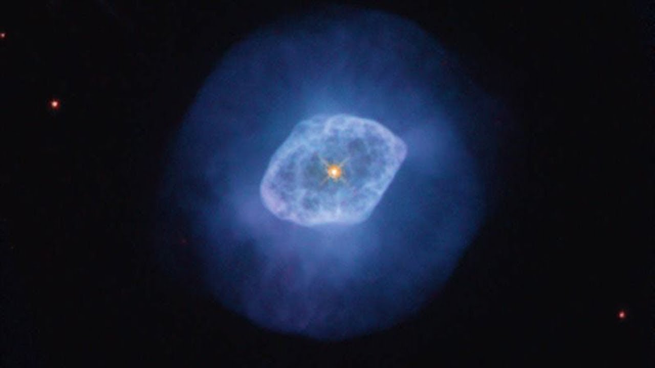 Hubble Telescope Discovers a Mysterious Gas Cloud!