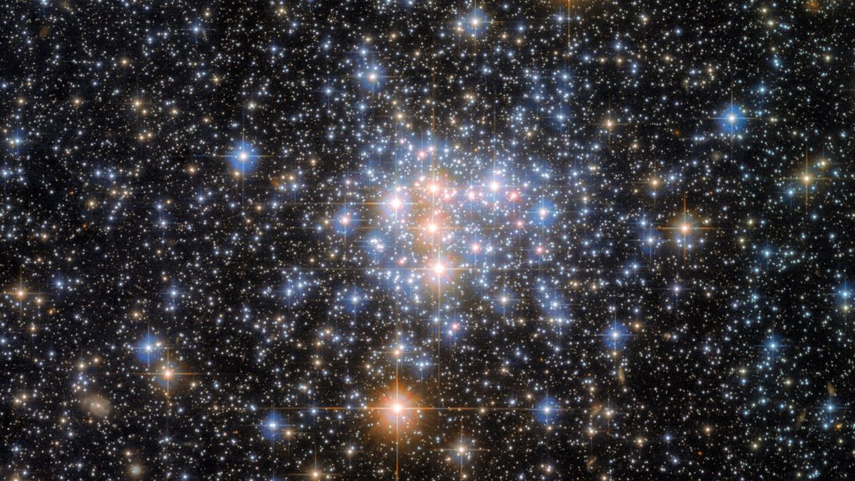 Before it vanishes, the Hubble Space Telescope obtains an excellent glimpse of a nearby star cluster.