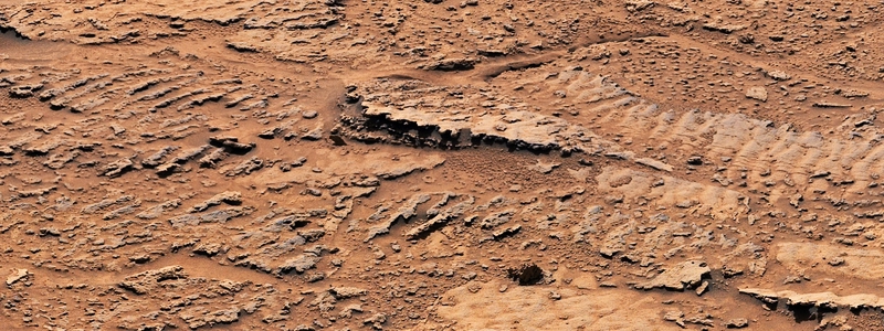 Upon Wave-Rippled Rocks Left by an Ancient Lake, NASA’s Curiosity Rover Stumbles