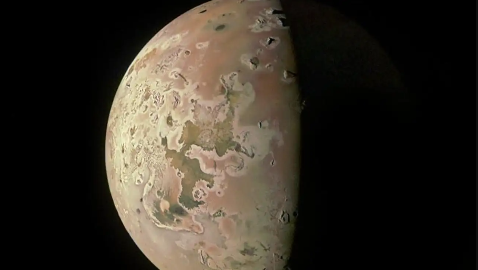 NASA’s Juno Mission Exposes the Infernal Scenery of Jupiter’s Moon Io in its Recent Flyby