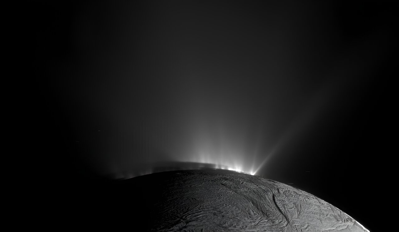 NASA Research Discovers Life-Energizing Energy Source and Molecule on Enceladus